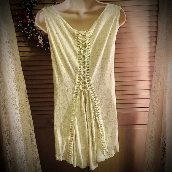 Jane and Delancey Tops - ☀️☀️Jane & Delancey soft knit tank TOP lace up back hi low longer hem L/XL NEW